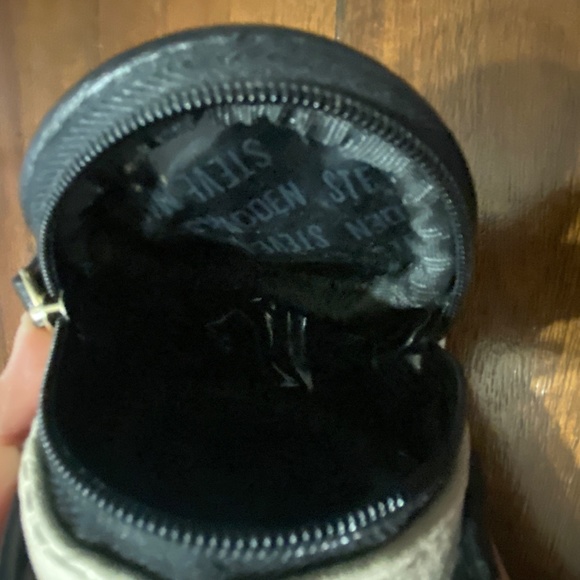 Steve Madden Makeup Pouch - Picture 9 of 12